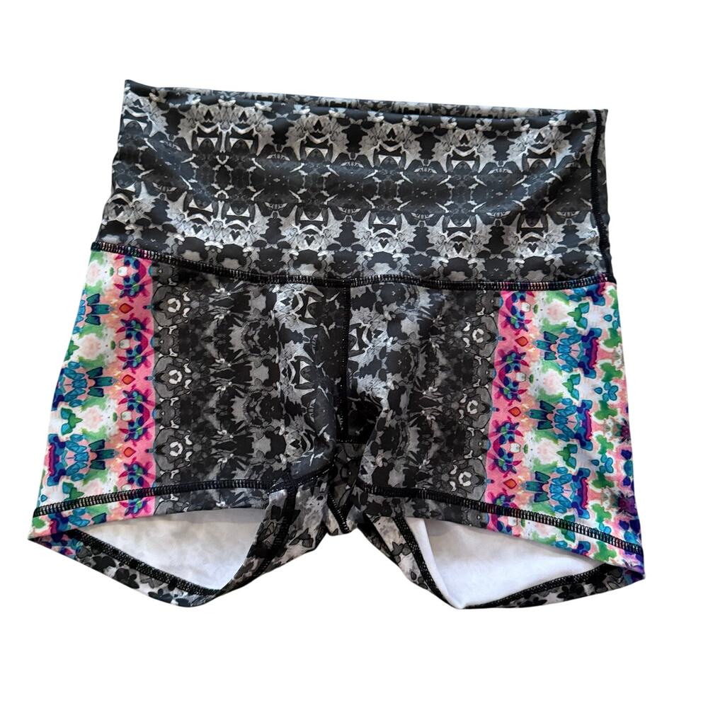 PraAna printed yoga hot shorts/ mini booty shorts kaleidoscope pattern sz S